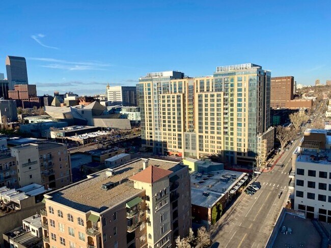 Building Photo - 300 W 11th Ave