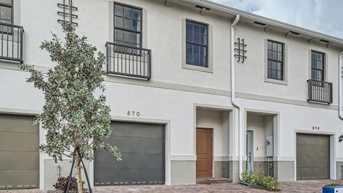Building Photo - 660 SW 12th St