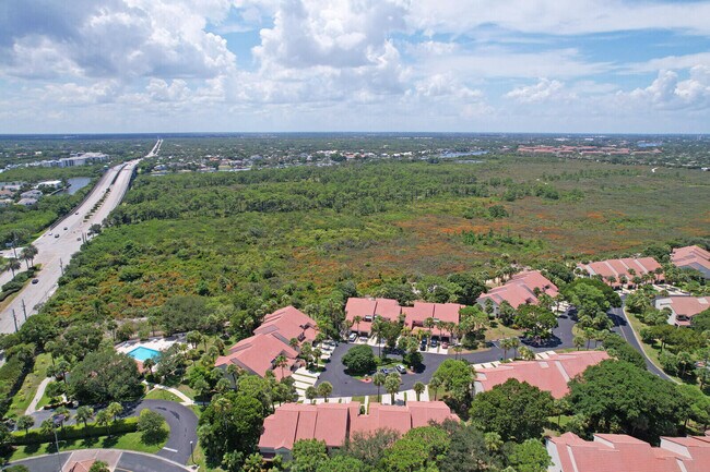 Building Photo - 204 Sea Oats Dr