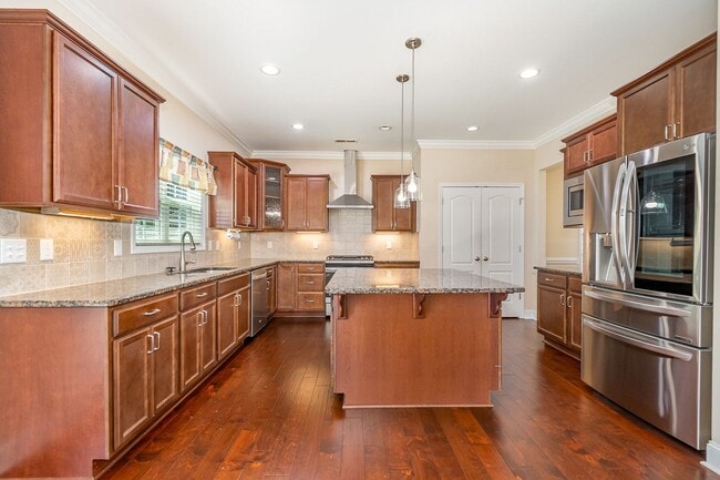Building Photo - Gorgeous 5BR 3BA Home in Colfax