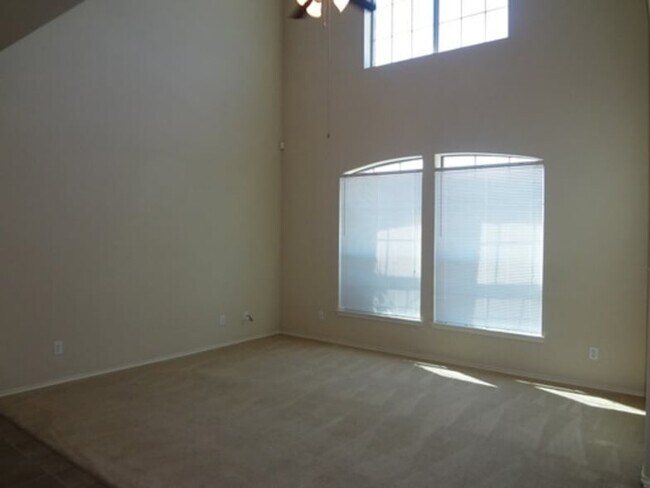 Building Photo - 5405 Soledad Dr