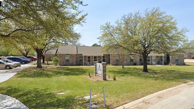 Primary Photo - 112 Dixon Dr