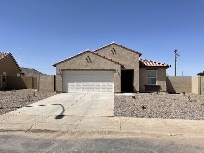 Building Photo - "Charming 3-Bed, 2-Bath Home in Casa Grand...