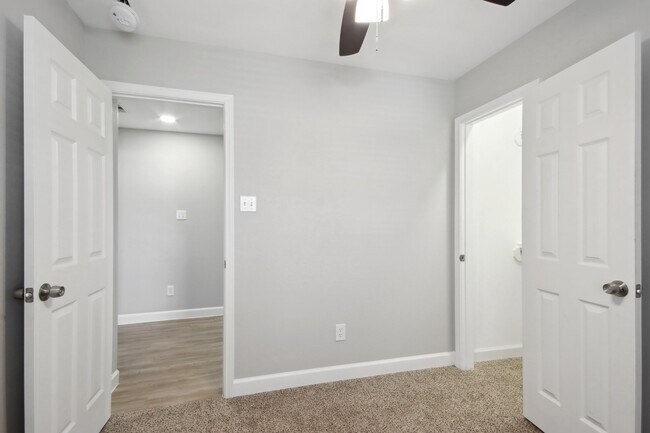 Building Photo - 1127 Cascade Creek Dr