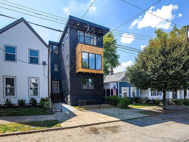 Building Photo - 112 Ward Ave