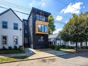 Building Photo - 112 Ward Ave