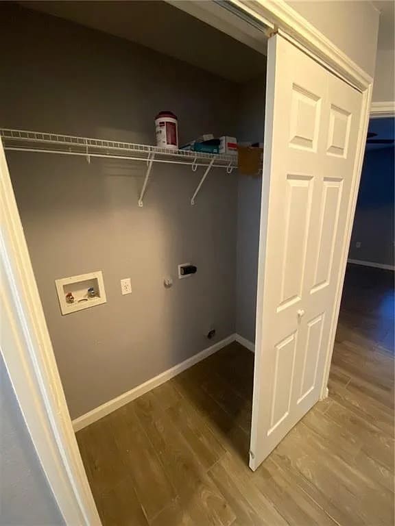 Building Photo - Room in House on Dittmar Oaks Dr