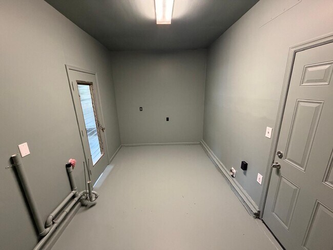 Building Photo - 524 Graycroft Dr SW