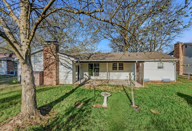 Building Photo - 2212 Rose Dr