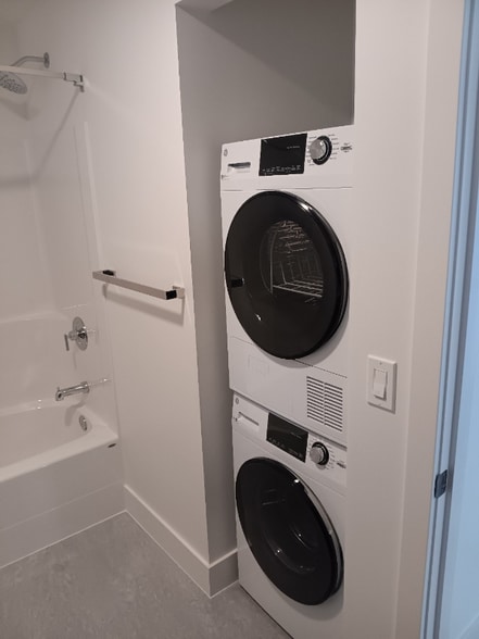 Building Photo - 6732 40th Ave S