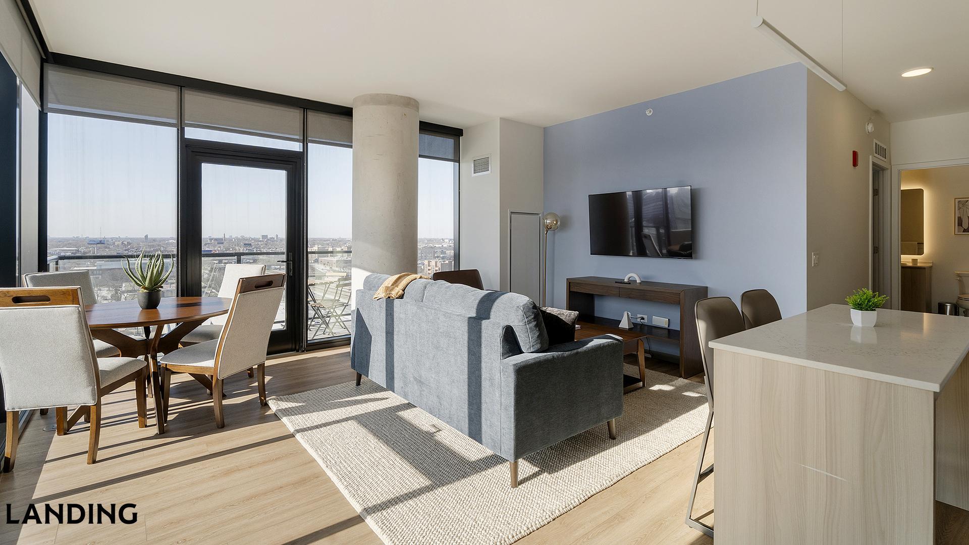 Building Photo - 513 S Damen Ave