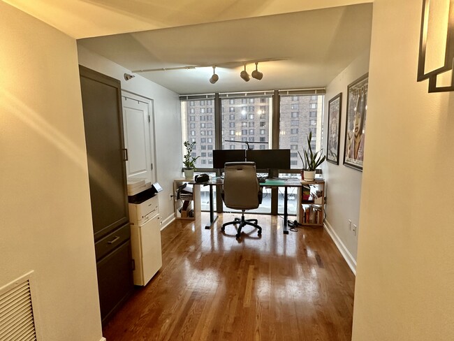 Home Office/Study - 600 Admiral Blvd