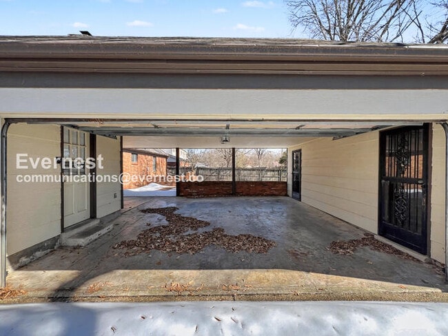 Building Photo - 7125 Crestridge Rd