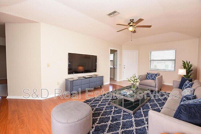 Building Photo - 2210 Harbor Town Ln