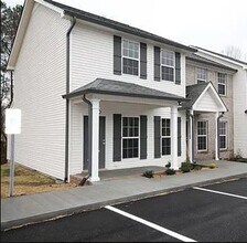 Building Photo - Quite Living In Columbia