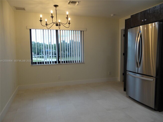 Building Photo - 5980 SW 40th Ave