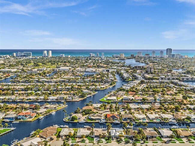 Building Photo - 440 SE 8th Ave