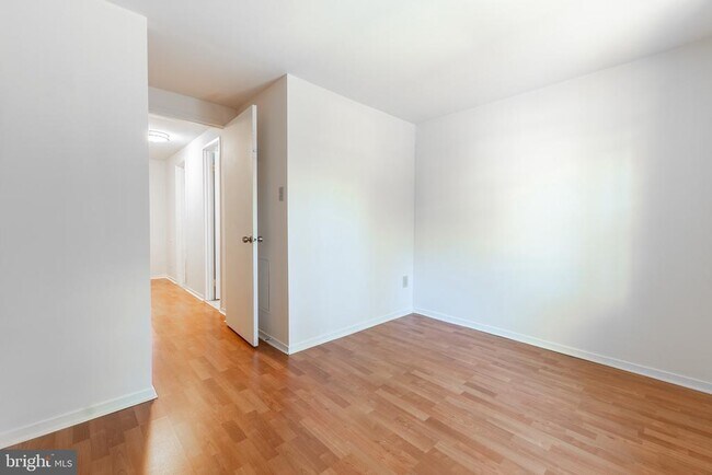 Building Photo - 12136 Bentridge Pl