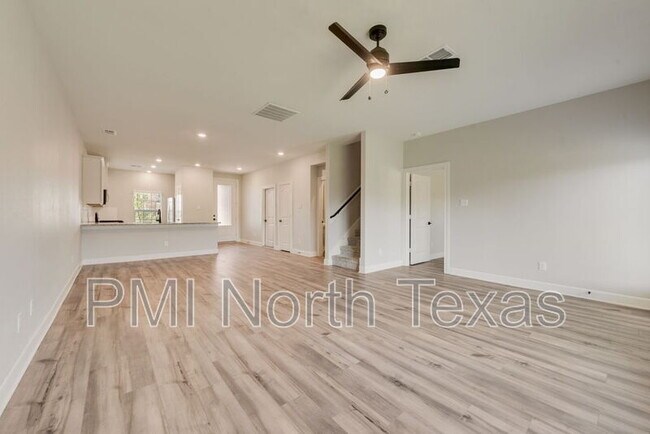 Building Photo - 804 Calhoun Dr