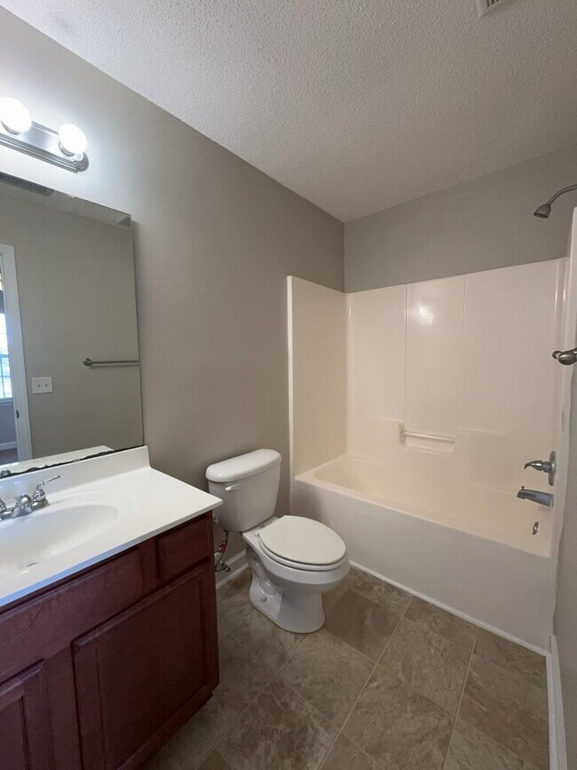 Building Photo - Nice 2 Bedroom, 2.5 Bath Townhouse in Hubert - 309 Burley Dr. #2