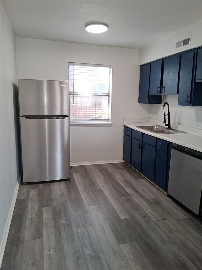 Building Photo - 1855 W Deane St