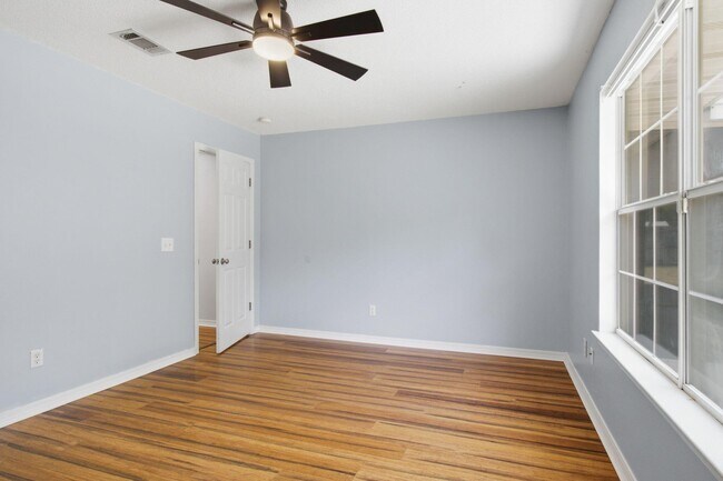 Building Photo - 5135 Whitehurst Ln