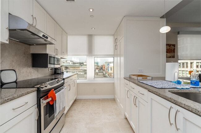 Building Photo - 801 F St NW