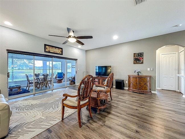 Building Photo - 27327 Roanoke Dr