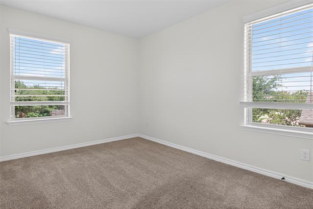 Building Photo - 8728 Maple Ridge Trail