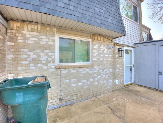 Building Photo - 1402 Bill Carrol Dr