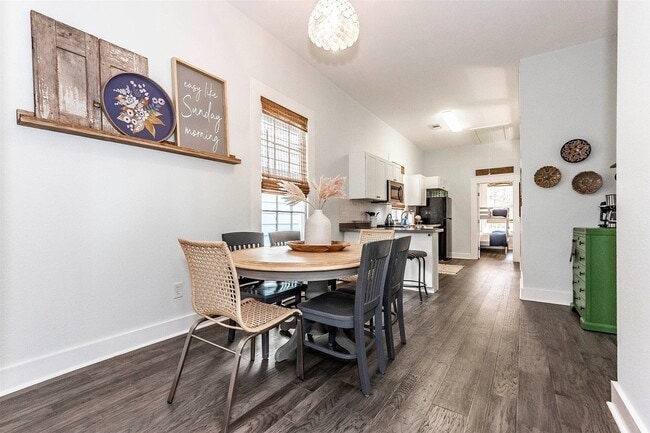 Building Photo - 2021 Avenue O 1/2