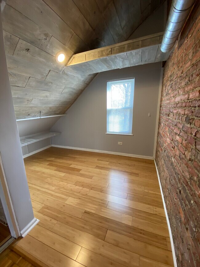 Building Photo - 64 Grove St