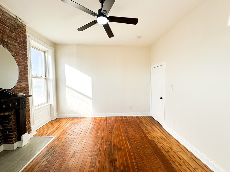 Building Photo - 3333 California Ave