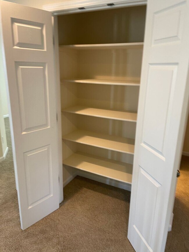 Building Photo - NICE TWO STORY HOME IN WEST ROSEVILLE