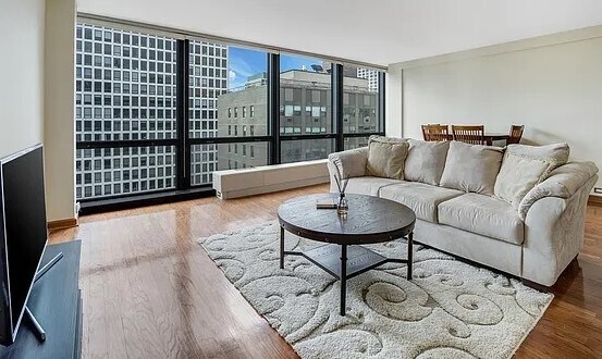 Building Photo - 900 N Lake Shore Dr