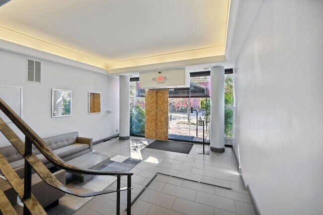 Building Photo - Dupont Circle with Secured Parking! Sun-fi...