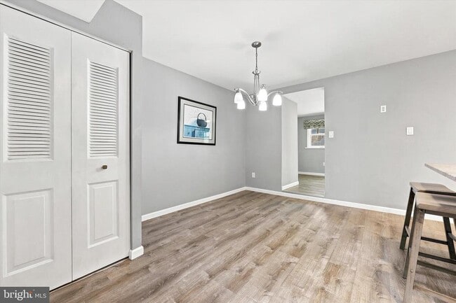Building Photo - 106 Woodside Cir