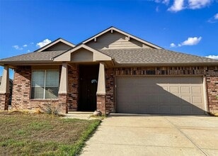Building Photo - 1617 Totem Pole Way