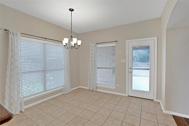 Building Photo - 2001 Singing Hls