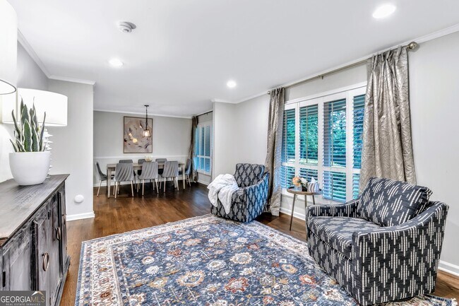 Building Photo - 1897 Mt Vernon Rd