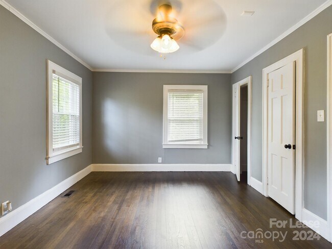 Building Photo - 618 Monroe Hwy