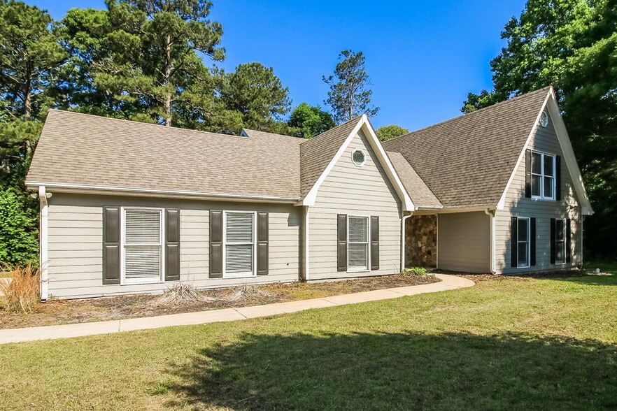 Building Photo - 1001 Crown Corners Dr