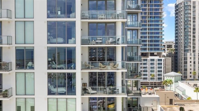 Building Photo - 301 1st St S