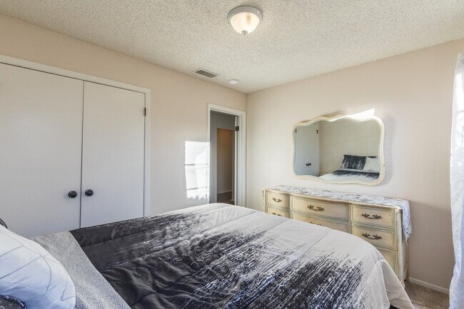 Building Photo - 5457 Blue Quail Dr