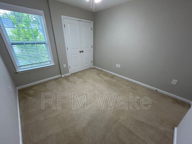 Building Photo - 217 Gulley Glen Dr