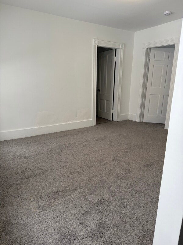 Building Photo - 232 Pequoig Ave