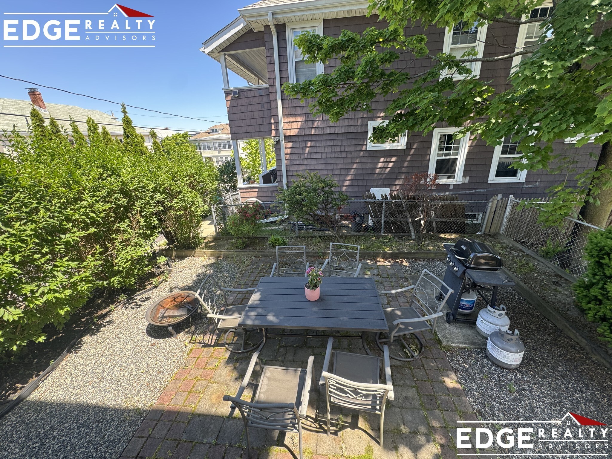 Building Photo - 36 Elmira St