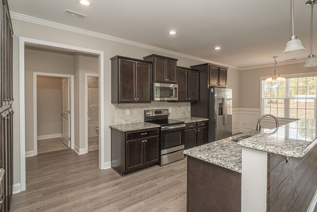 Building Photo - 5737 Pooh Ave