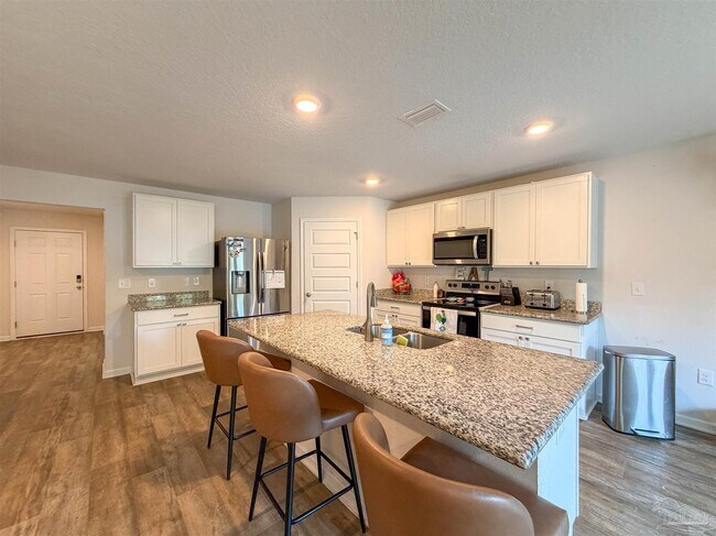 Building Photo - 5469 Merlin