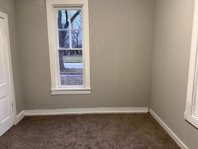 Building Photo - 1204 N Church St